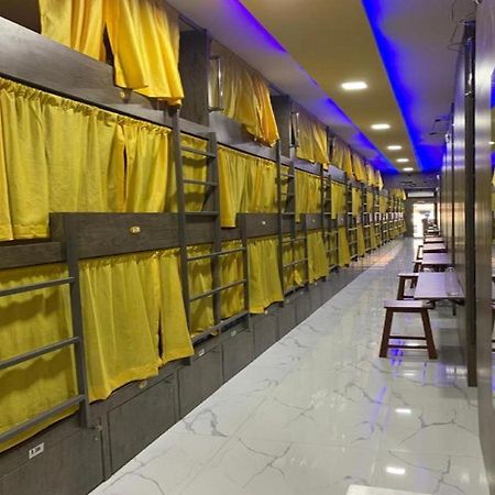 Neenava Dormitory Mumbai  Buitenkant foto