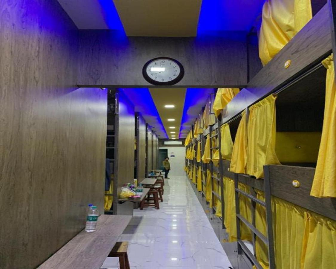 Neenava Dormitory Mumbai  Buitenkant foto