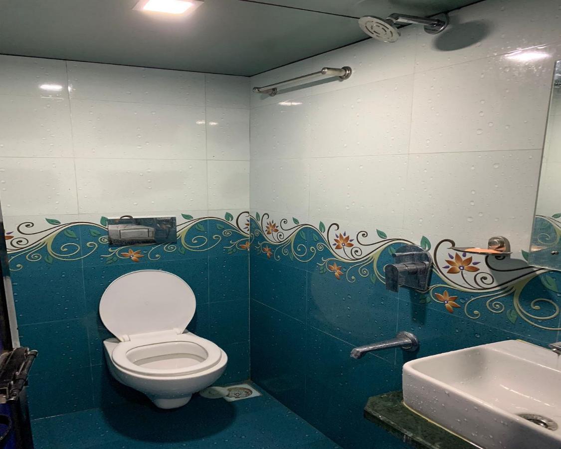 Neenava Dormitory Mumbai  Buitenkant foto