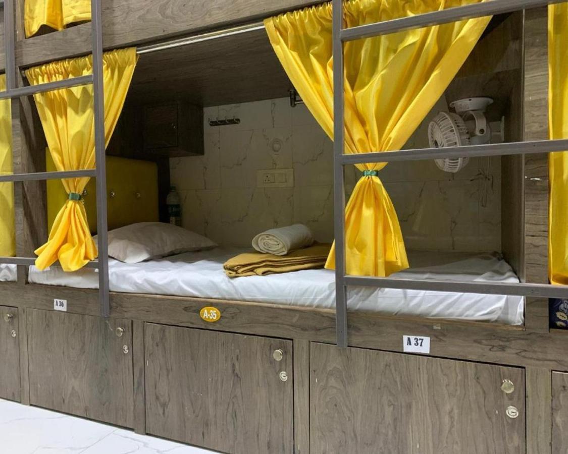Neenava Dormitory Mumbai  Buitenkant foto